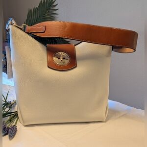 Dooney and Bourke Pebble Turnlock Sac 30 in WHITE - Nwt